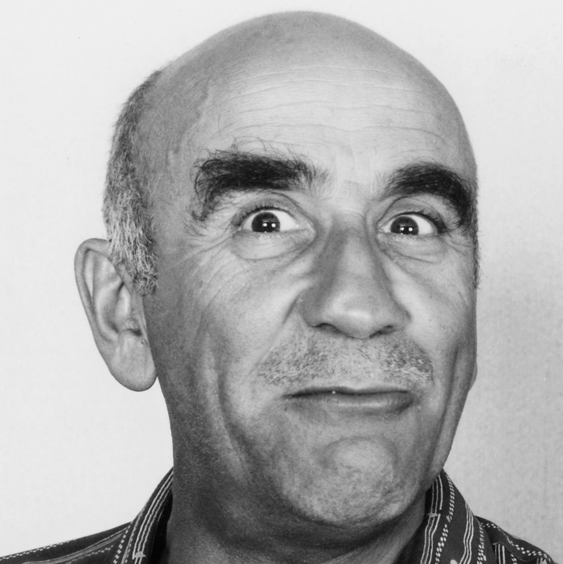 Warren Mitchell
